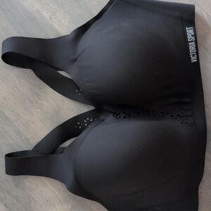 Victoria Sport Lazer cut out sports bra black 34DD